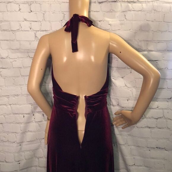 Signature by Robbie B Red Velvet Halter Tie Neckline Cocktail Dress Medium M 10 - Picture 7 of 8